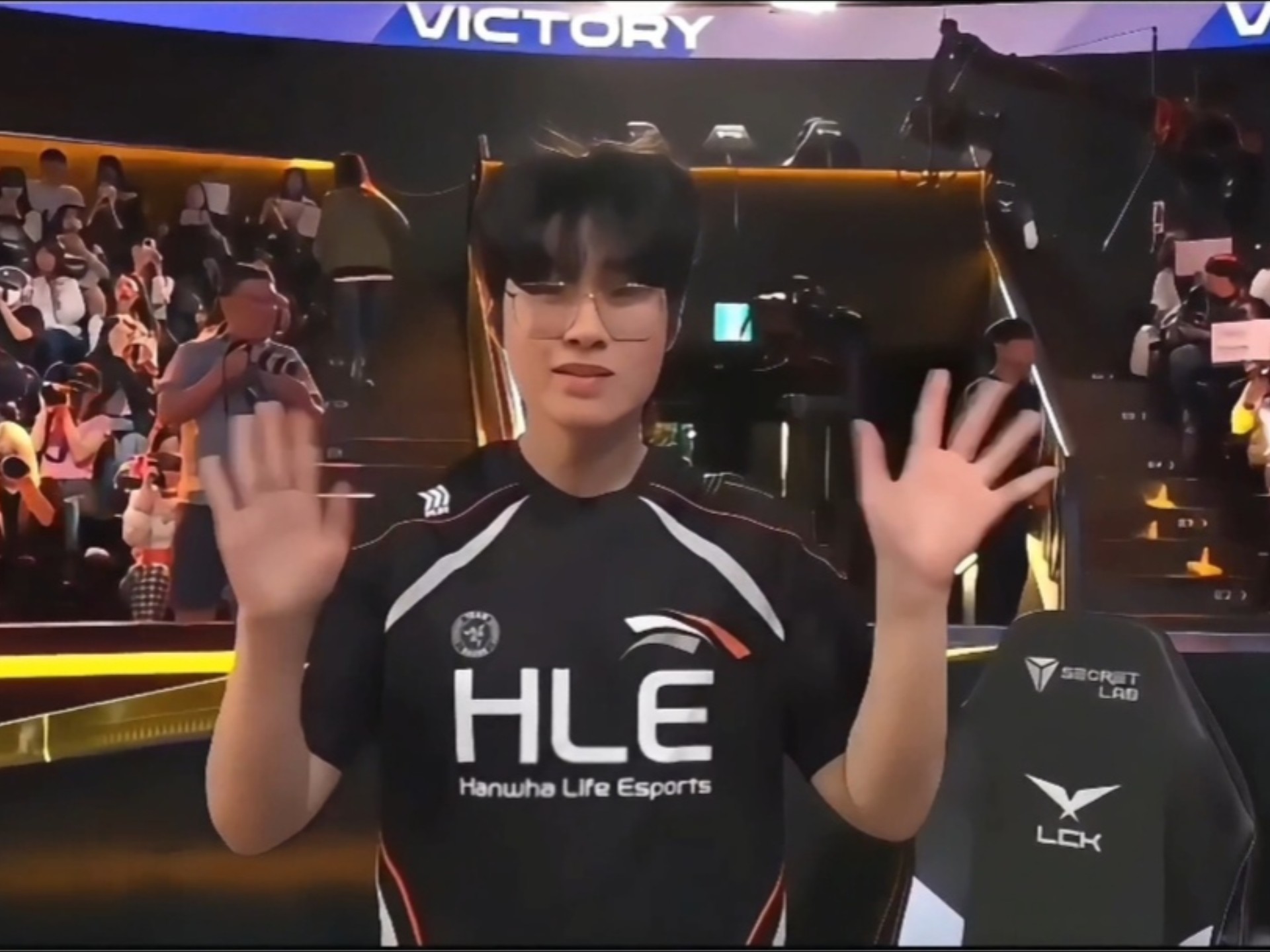 HLE碾压T1,Lehends极限生还后反打顶尖较量四强赛,让粉丝疯狂欢呼 HLE碾压T1,Lehends极限生还后反打顶尖较量四强赛,让粉丝疯狂欢呼