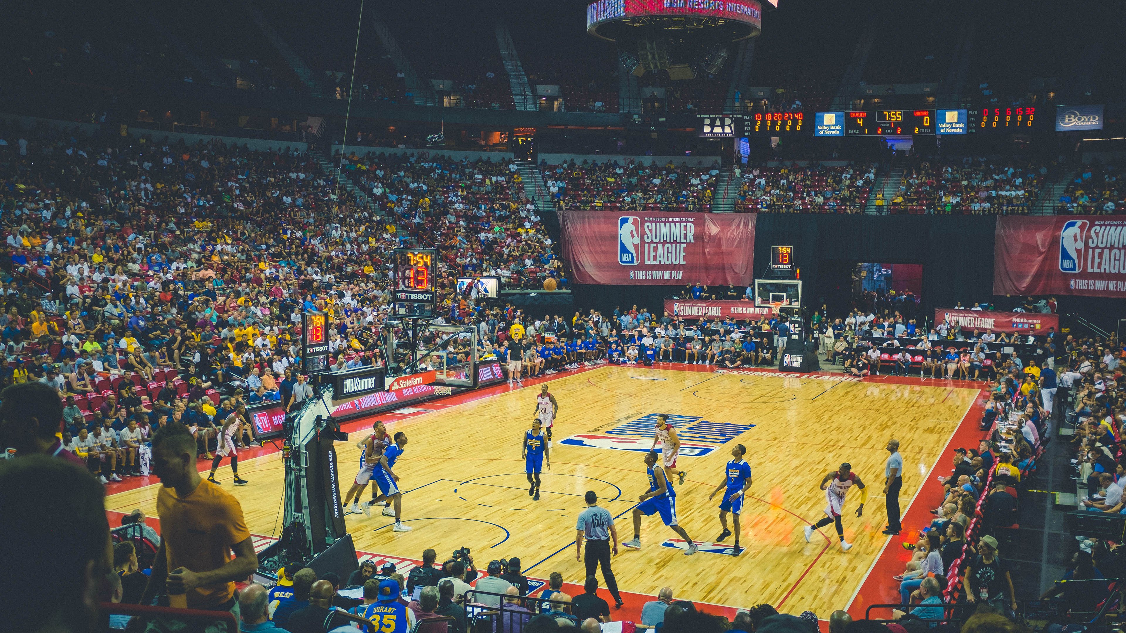 当魔术师的戏法遇上未来战士，文班亚马用天赋重写比赛定义