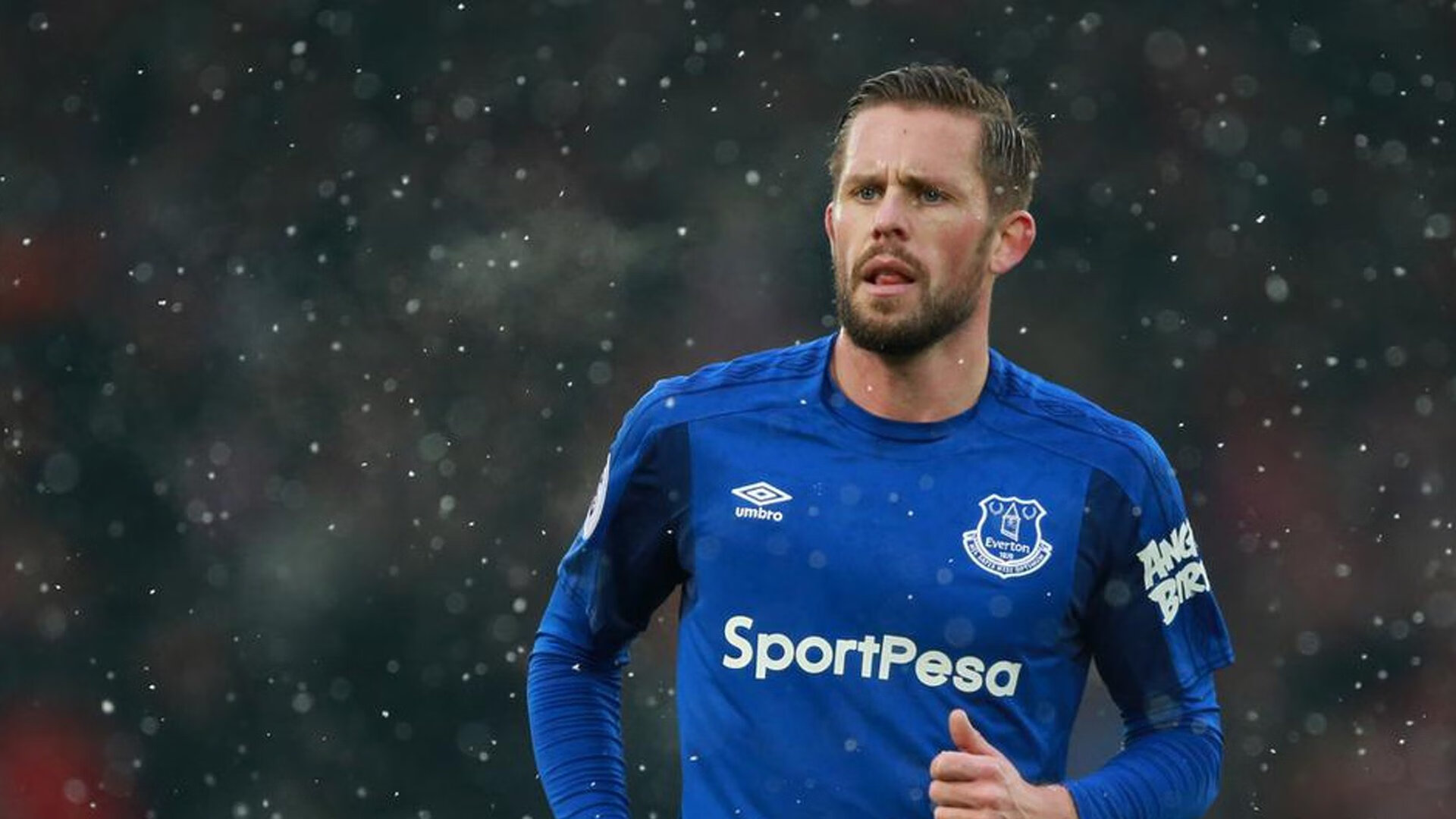 开云体育中国-封神夜！乔治用防守告诉你，篮球场上最锋利的矛也怕最坚固的盾