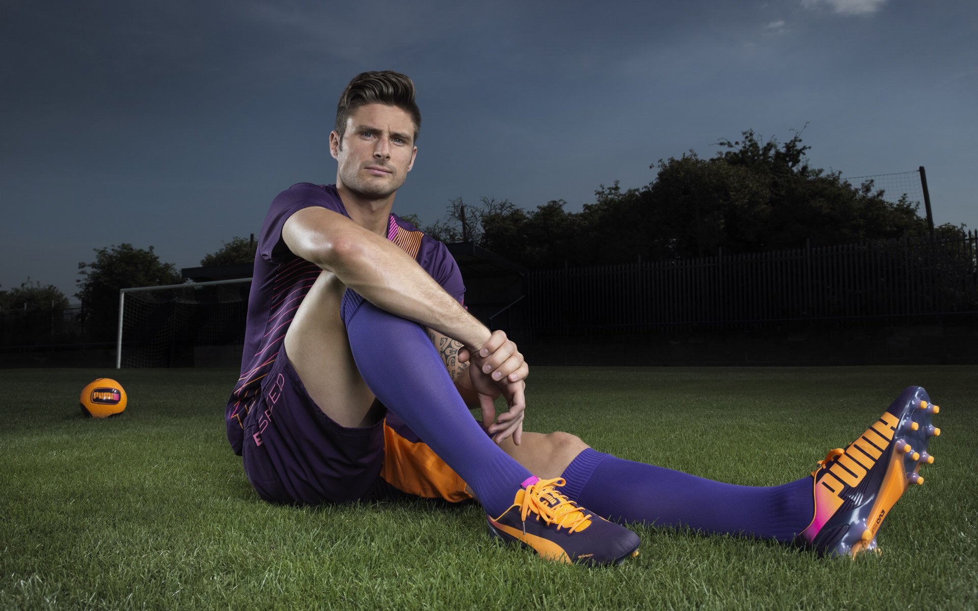 丹麦锋线暴走碾压贝蒂斯！防线被阿拉巴式冲击彻底撕碎